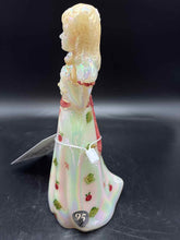 Load image into Gallery viewer, Fenton Glass Iridescent Ivory 1 Piece Figurine